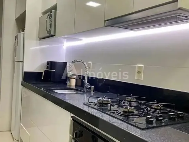 Imagem: O apartamento possui 2 Dormitórios, 1 Suíte, 2 Banheiros,
