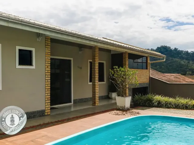 Imagem 2: Venda - Casa com 3 Dormitórios (1 Suíte) no Bairro Velha Central em Blumenau!