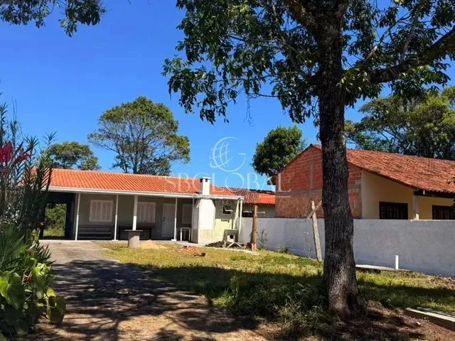 Imagem: Casa com Amplo Espaço de Terreno no Balneário