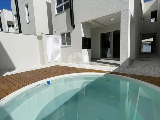 Imagem: Casa Sobrado com Piscina e 3 Quartos em
