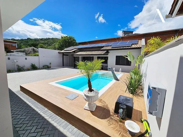Imagem: Casa Plana de Alto Padrão com Piscina no
