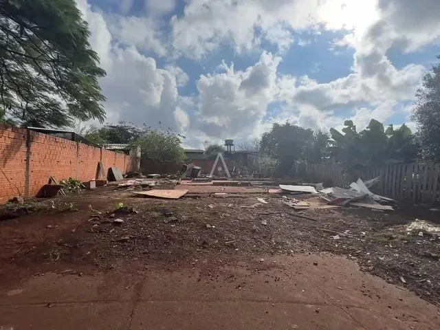 Imagem: Terreno À Venda no Bairro Interlagos em
