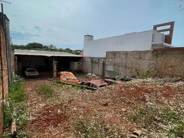 Imagem 11: Terreno com Barracão (Construção no Final do Terreno