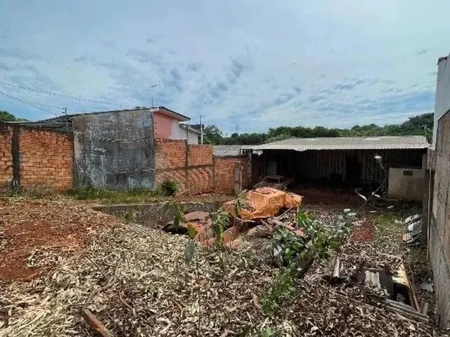 Imagem 10: Terreno com Barracão (Construção no Final do Terreno