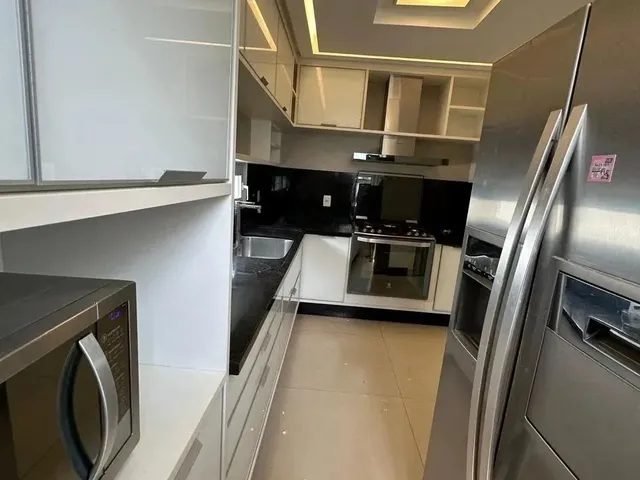 Imagem 8: Imóvel para Aluguel com 350 Metros Quadrados com 4 Quartos em Alphaville (Abrantes)