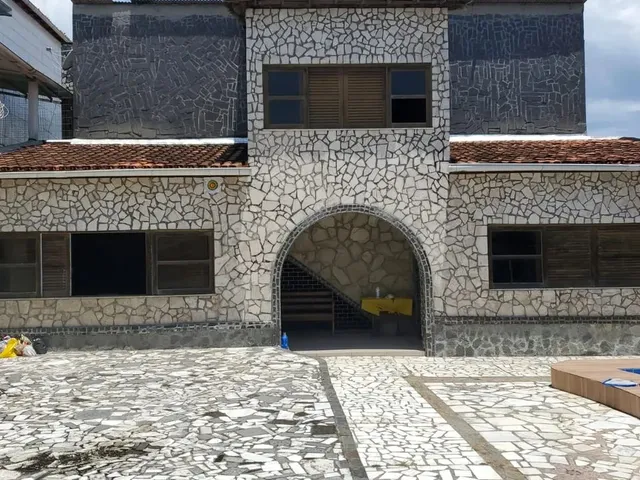 Imagem 4: Casa para Aluguel com 300 Metros Quadrados com 4 Quartos em Centro - Lauro de Freitas - Ba