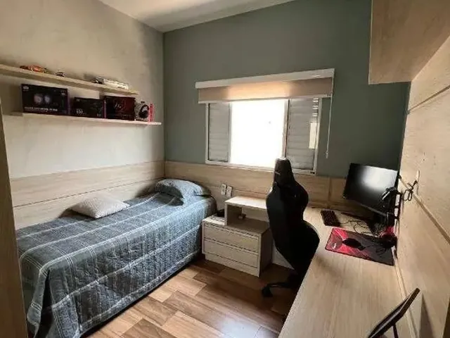 Imagem 13: Casa À Venda com 3 Quartos (1 Suíte) e 4 Vagas no Residencial Jardim das Flores Em