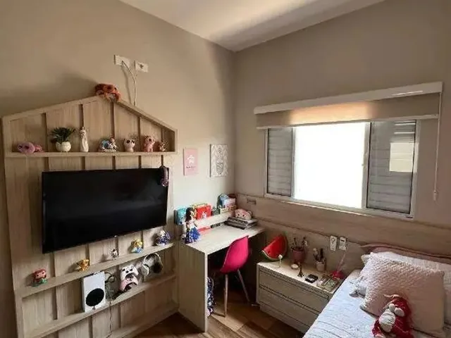 Imagem 5: Casa À Venda com 3 Quartos (1 Suíte) e 4 Vagas no Residencial Jardim das Flores Em