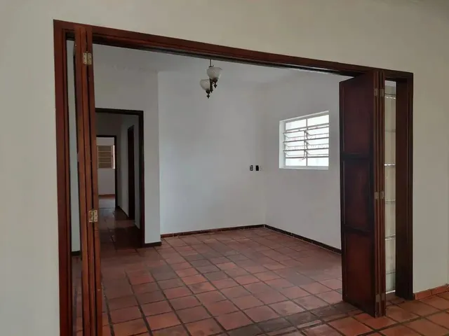 Imagem: Casa Térrea P/ Família Ou Comercial Próx
