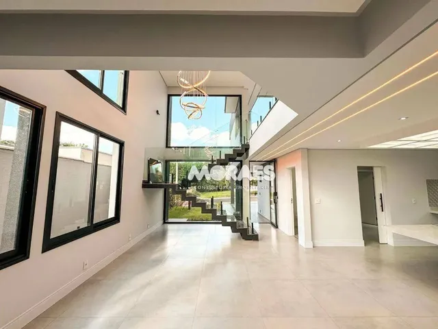 Imagem: Casa em Condomínio Fechado com 5 Suítes