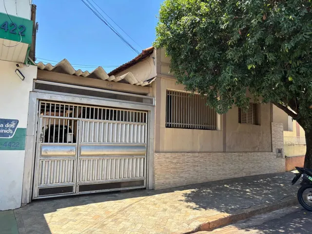 Imagem: Duas Casas no Centro de Tupã