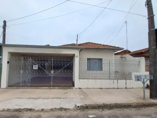 Imagem 1: Casa com Quintal À Venda na Vila Carmelo com 3 Quartos