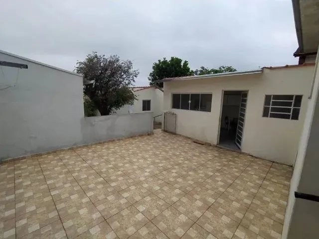 Imagem 10: Casa com Quintal À Venda na Vila Carmelo com 3 Quartos
