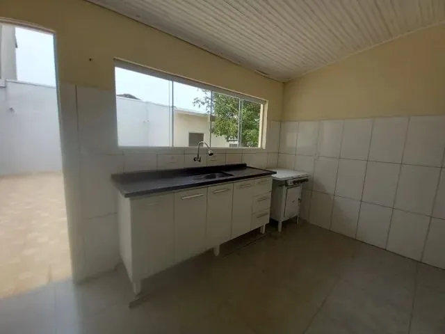 Imagem 14: Casa com Quintal À Venda na Vila Carmelo com 3 Quartos