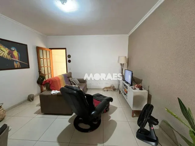 Imagem 3: Casa Térrea com 3 Quartos (1 Suíte), 2 Vagas, À Venda 180 M² por...