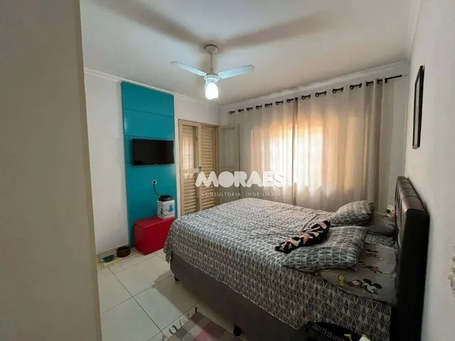 Imagem 4: Casa Térrea com 3 Quartos (1 Suíte), 2 Vagas, À Venda 180 M² por...