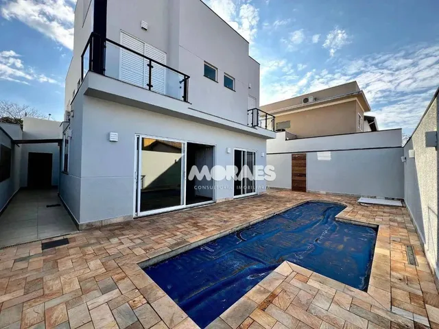 Imagem: A casa em condomínio possui 3 Dormitórios, 3 Suítes, 5