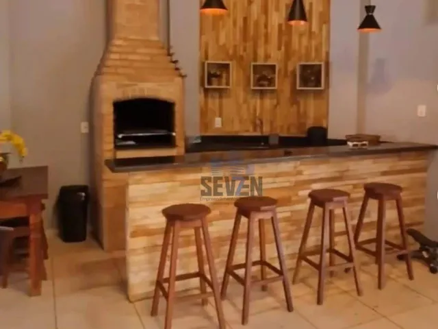 Imagem: A casa possui 3 Dormitórios, 1 Suíte, 3 Banheiros, 2
