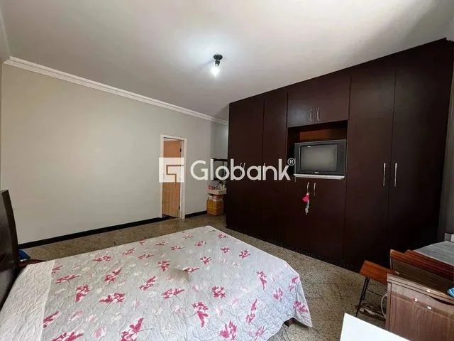 Imagem 13: Casa À Venda em Morada do Sol, Montes Claros - 4 Quartos, 2 Suítes, 4 Vagas