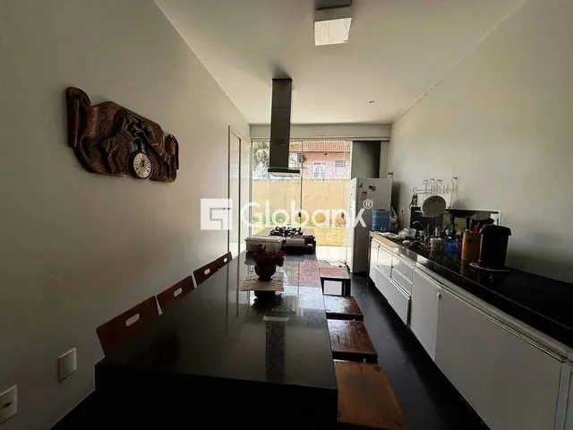 Imagem 5: Casa À Venda em Morada do Sol, Montes Claros - 4 Quartos, 2 Suítes, 4 Vagas