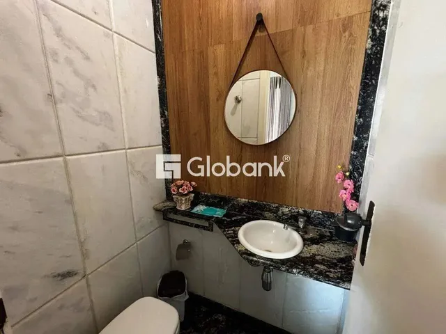 Imagem 6: Casa À Venda em Morada do Sol, Montes Claros - 4 Quartos, 2 Suítes, 4 Vagas