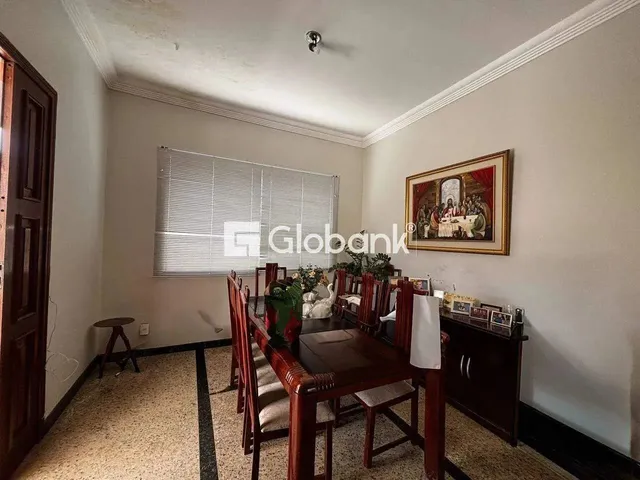Imagem 11: Casa À Venda em Morada do Sol, Montes Claros - 4 Quartos, 2 Suítes, 4 Vagas