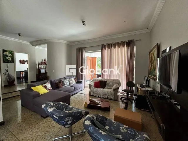 Imagem 2: Casa À Venda em Morada do Sol, Montes Claros - 4 Quartos, 2 Suítes, 4 Vagas