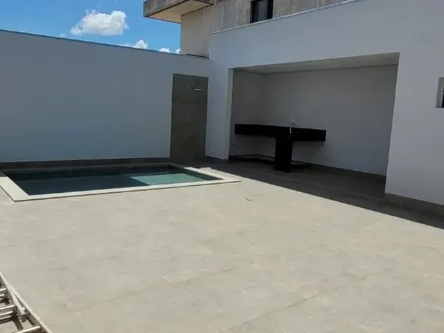 Imagem 10: Casa Térrea com Piscina no Bairro Ibituruna. 155 M² de Área Construída e 300 M² De