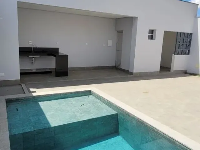 Imagem 9: Casa Térrea com Piscina no Bairro Ibituruna. 155 M² de Área Construída e 300 M² De