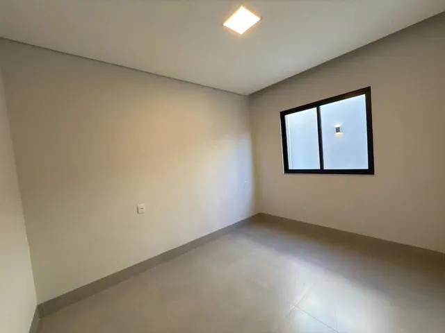 Imagem 2: Casa À Venda no Bairro Vila Nova com 200M², 3 Quarto(S), 1 Suíte(S) e 2 Vaga(S)
