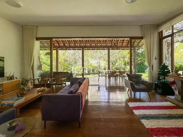 Imagem: Linda Casa em Condomínio com Lazer. 5 Quartos