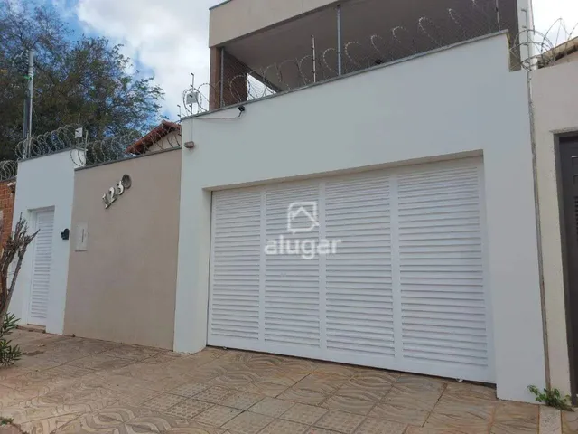 Imagem: Casa À Venda, 3 Quartos, 1 Suíte, 2 Vagas