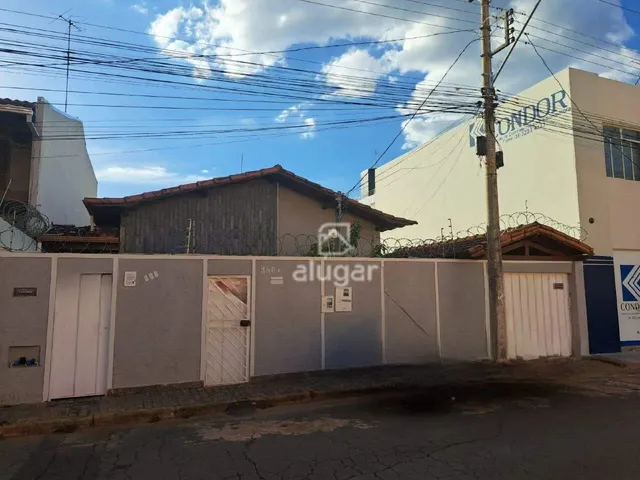 Imagem: Casa À Venda, 5 Quartos, 2 Suítes, 2 Vagas