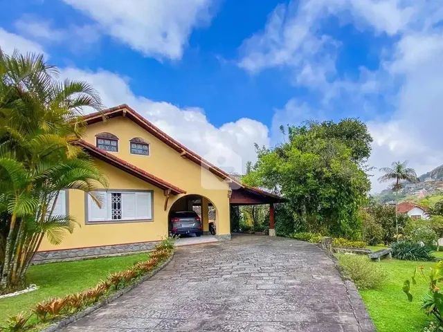 Imagem: Casa À Venda com 3 Quartos, 1M² - São