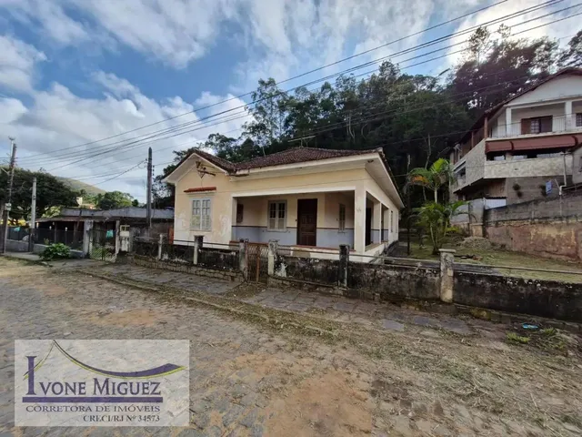 Imagem: A casa possui 5 Dormitórios, 2 Banheiros, 130m² de Área