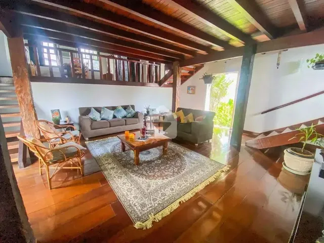 Imagem: Casa para Venda com 6 Quartos, 434M²