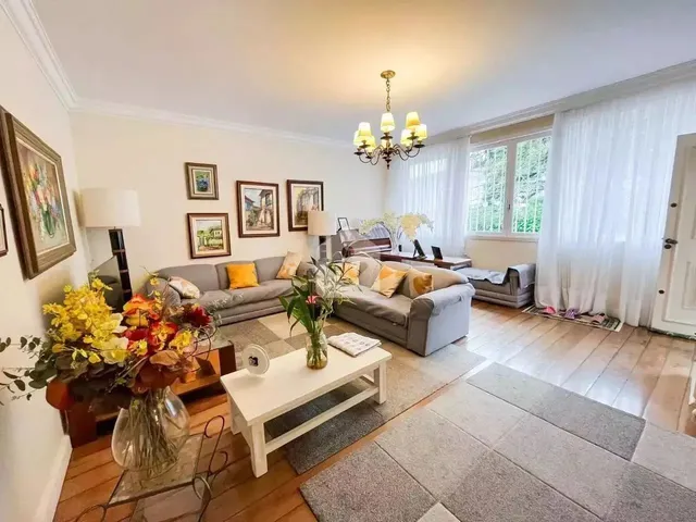 Imagem: Casa para Venda com 3 Quartos, 251M²