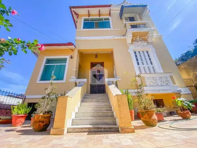 Imagem 1: Casa À Venda com 3 Quartos - Centro - Petrópolis/Rj