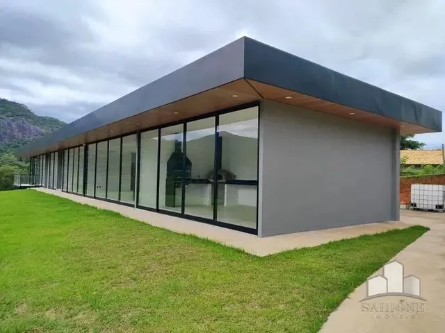 Imagem: A casa possui 2 Dormitórios, 4 Banheiros, 200m² de Área