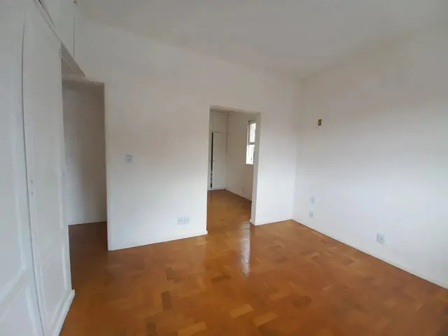 Imagem 9: Imóvel para Venda Possui 90 Metros Quadrados com 3 Quartos em Valparaíso - Petrópolis