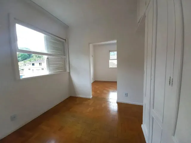 Imagem 4: Imóvel para Venda Possui 90 Metros Quadrados com 3 Quartos em Valparaíso - Petrópolis