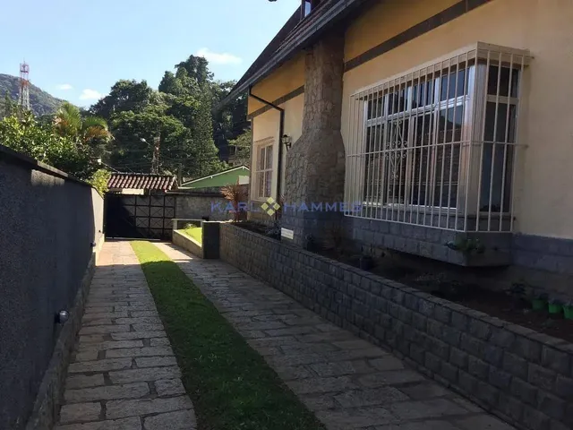 Imagem 8: Você Não Vai Acreditar no Que Esse Lindo Chalé no Bairro Mosela...