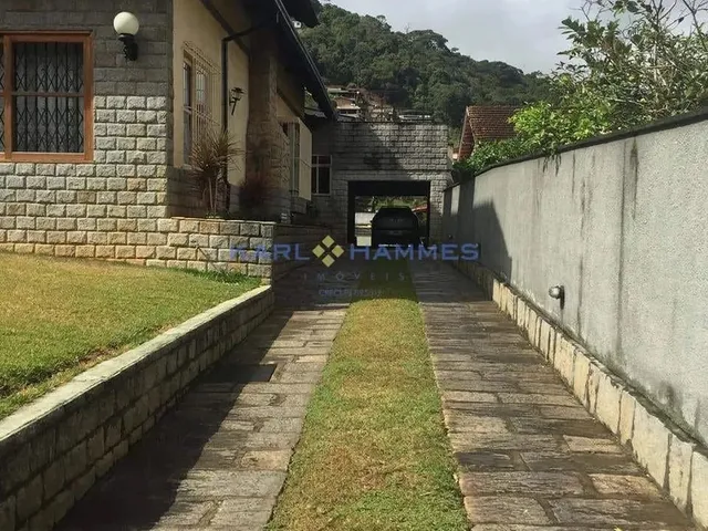 Imagem 9: Você Não Vai Acreditar no Que Esse Lindo Chalé no Bairro Mosela...