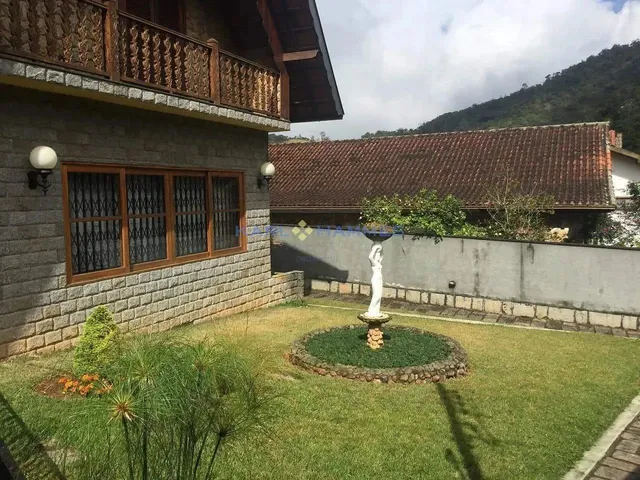 Imagem 6: Você Não Vai Acreditar no Que Esse Lindo Chalé no Bairro Mosela...