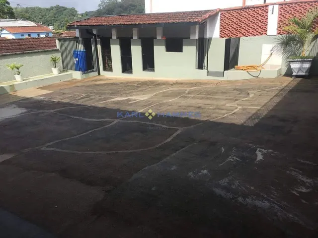 Imagem 11: Você Não Vai Acreditar no Que Esse Lindo Chalé no Bairro Mosela...