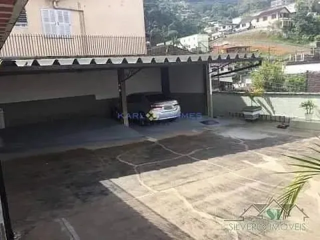 Imagem 4: Você Não Vai Acreditar no Que Esse Lindo Chalé no Bairro Mosela...