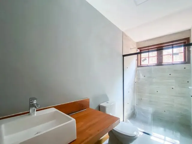 Imagem 8: Casa com 4 Quartos em Condomínio em Araras, Petrópolis