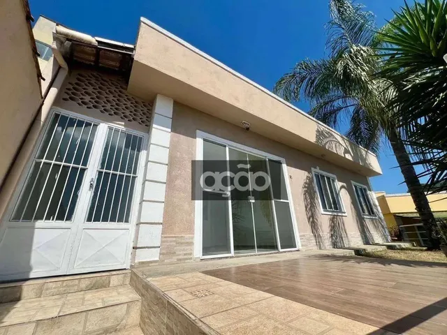 Imagem: A casa possui 3 Dormitórios, 1 Suíte, 2 Banheiros, 69m²