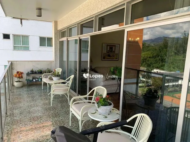 Imagem: Apartamento com 4 Dormitórios À Venda