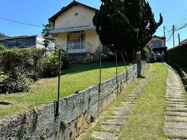 Imagem: Casa À Venda com 1050,00M² e 4 Quartos
